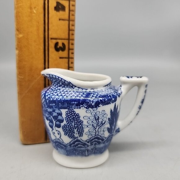 Vintage Blue Willow Doll Miniature 2” Ceramic Creamer Pitcher Made in Japan - Picture 2 of 4
